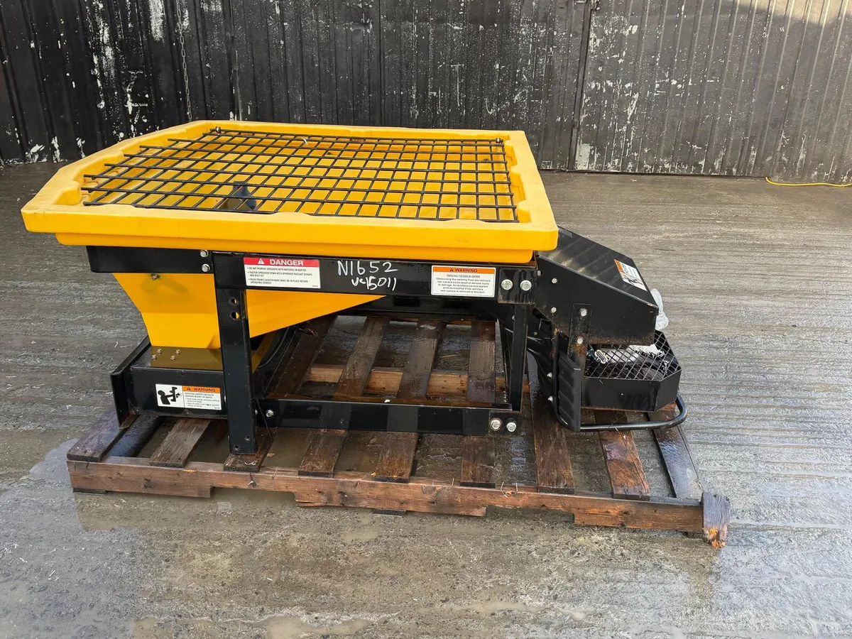 SnowEx Bulk Material Salt & Sand Spreader Hopper - Image 2