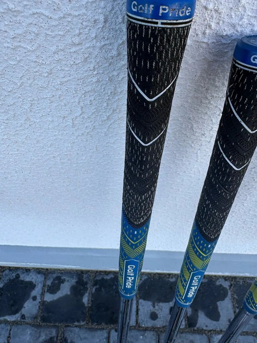 Golf Clubs (irons) - Image 2