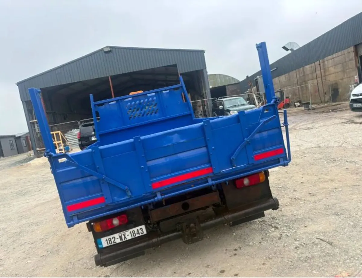 Mitsubishi Canter 2018 - Image 2