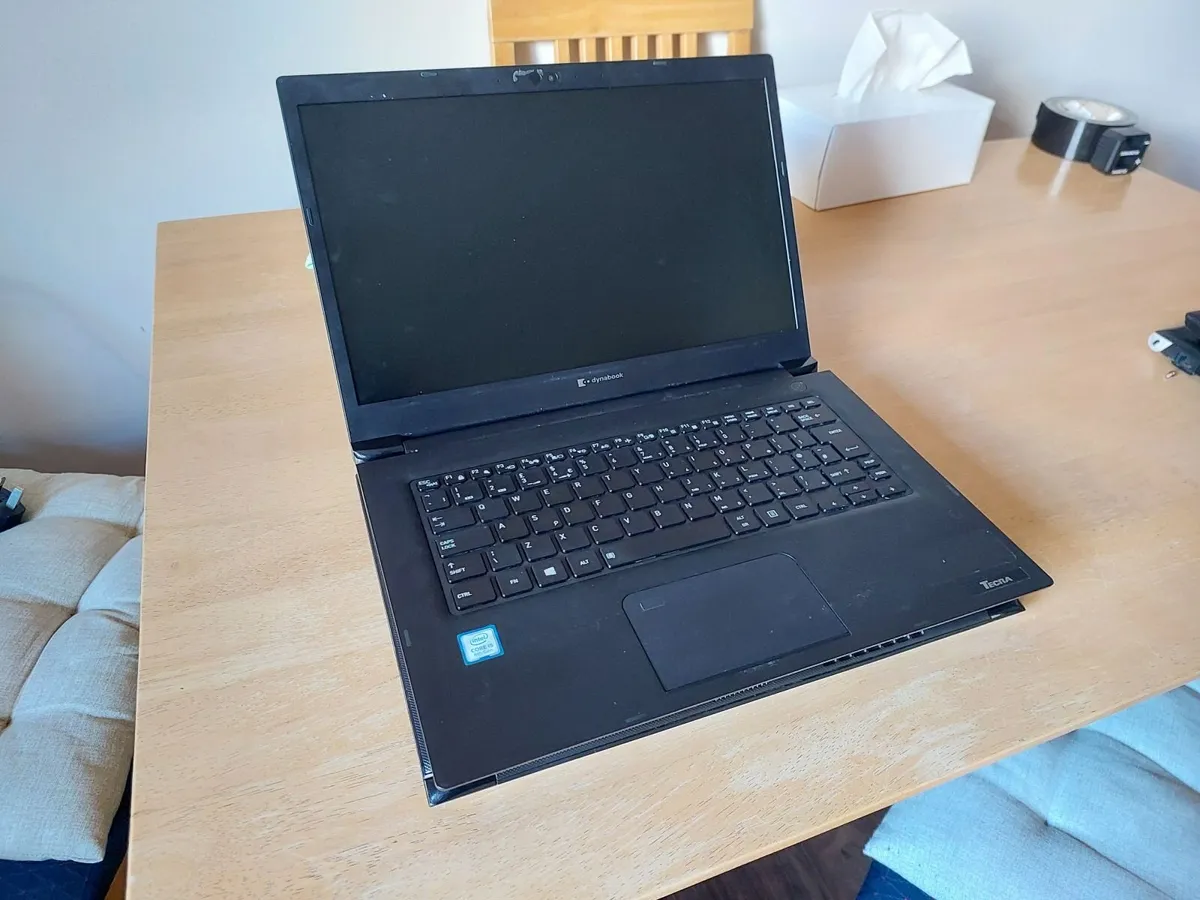 Selling 3 Toshiba Dynabook Tecra A40-E-15X laptops - Image 1