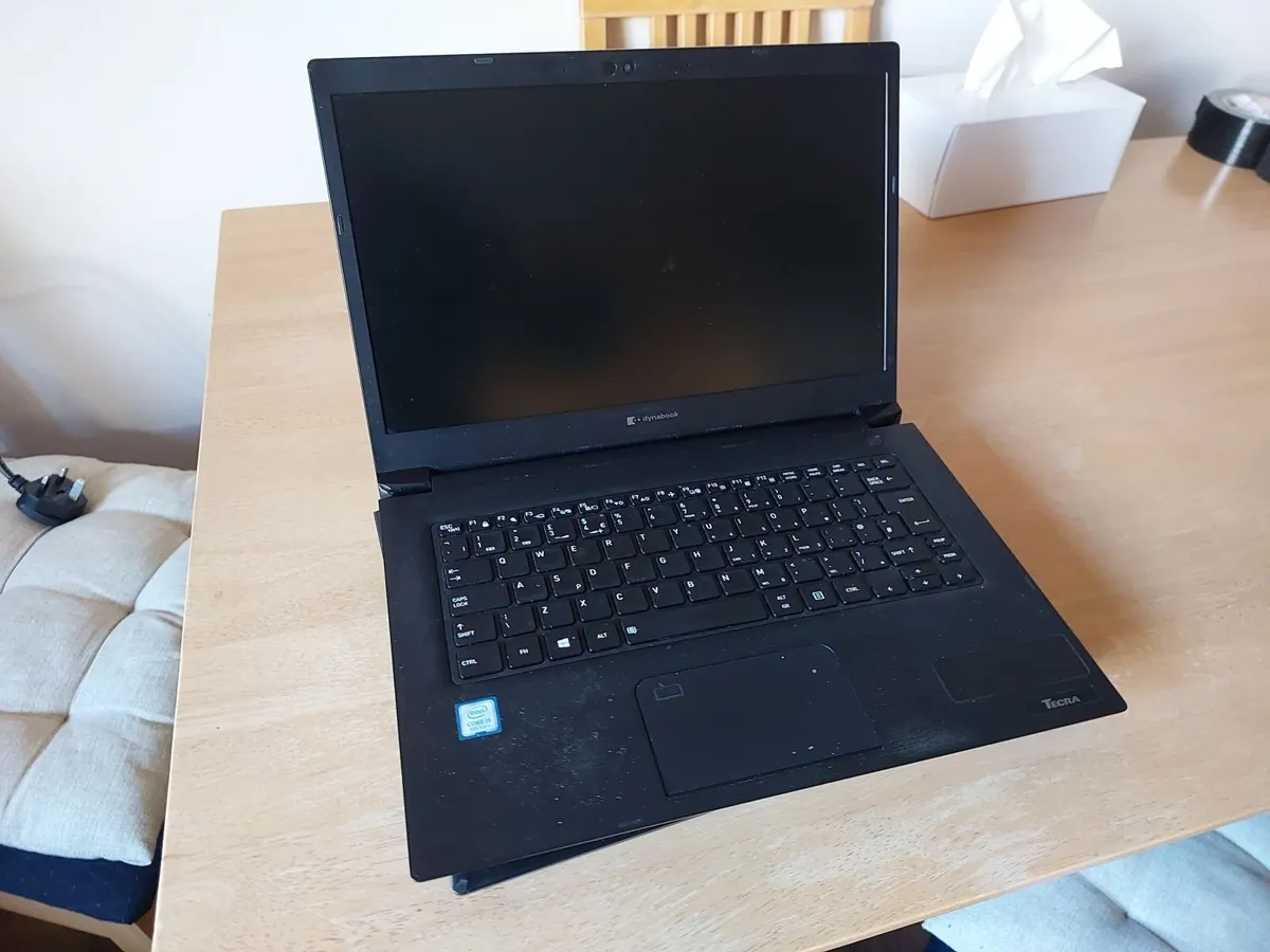 Selling 3 Toshiba Dynabook Tecra A40-E-15X laptops - Image 2