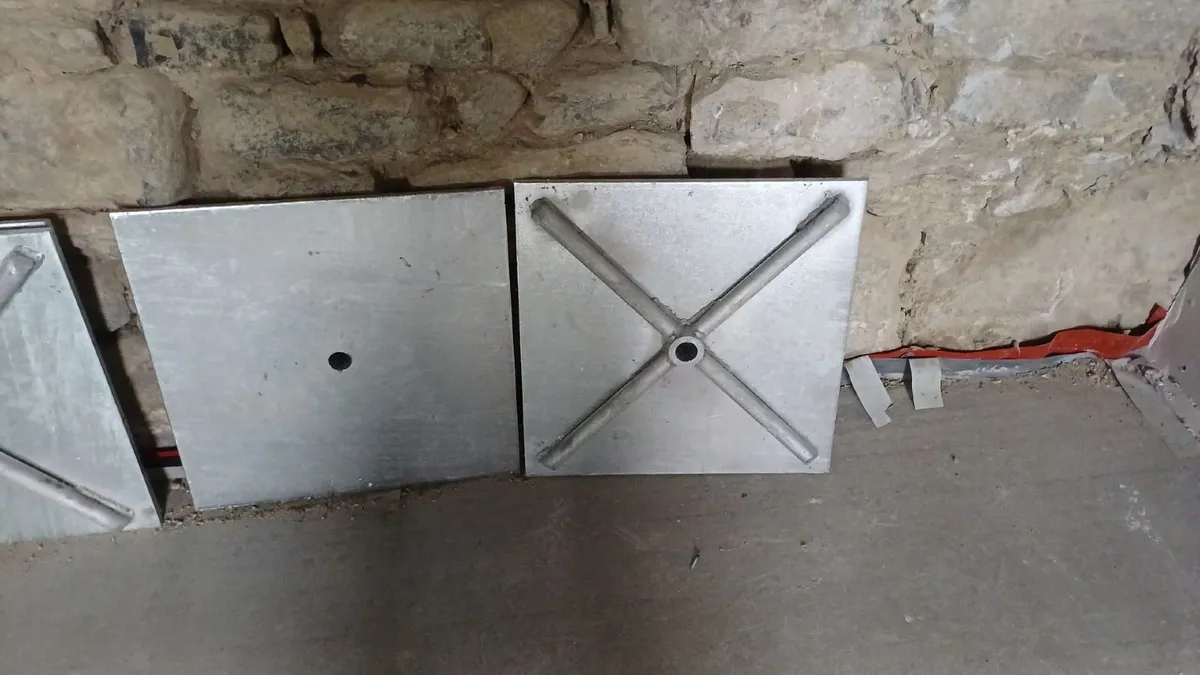 Pattress plates and tie bar - Image 1