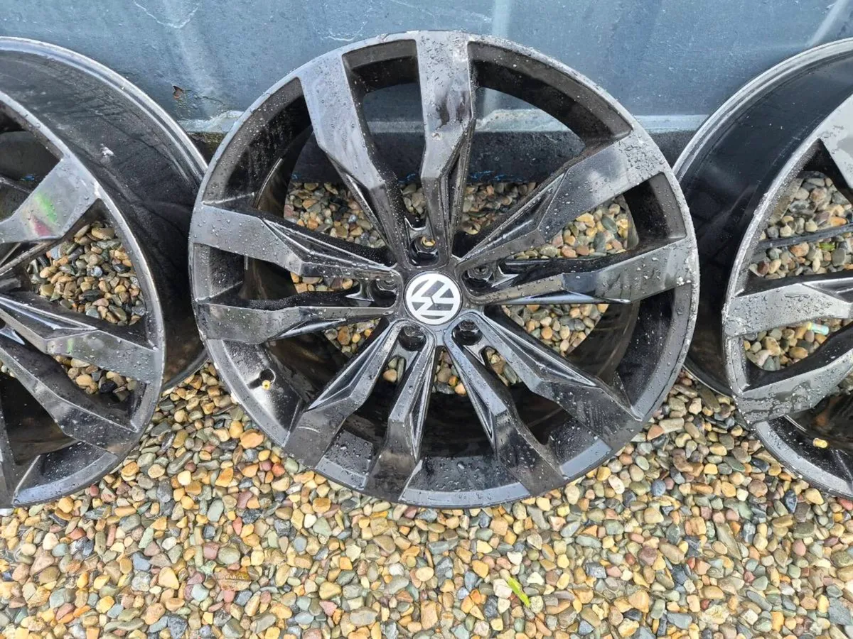 Tiguan 19 inch Alloy Wheels - Image 3