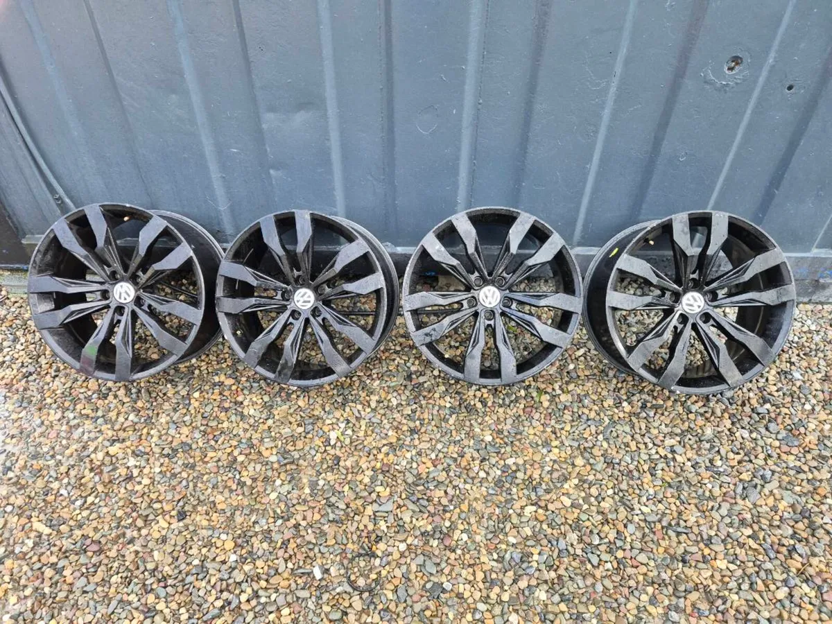 Tiguan 19 inch Alloy Wheels - Image 1