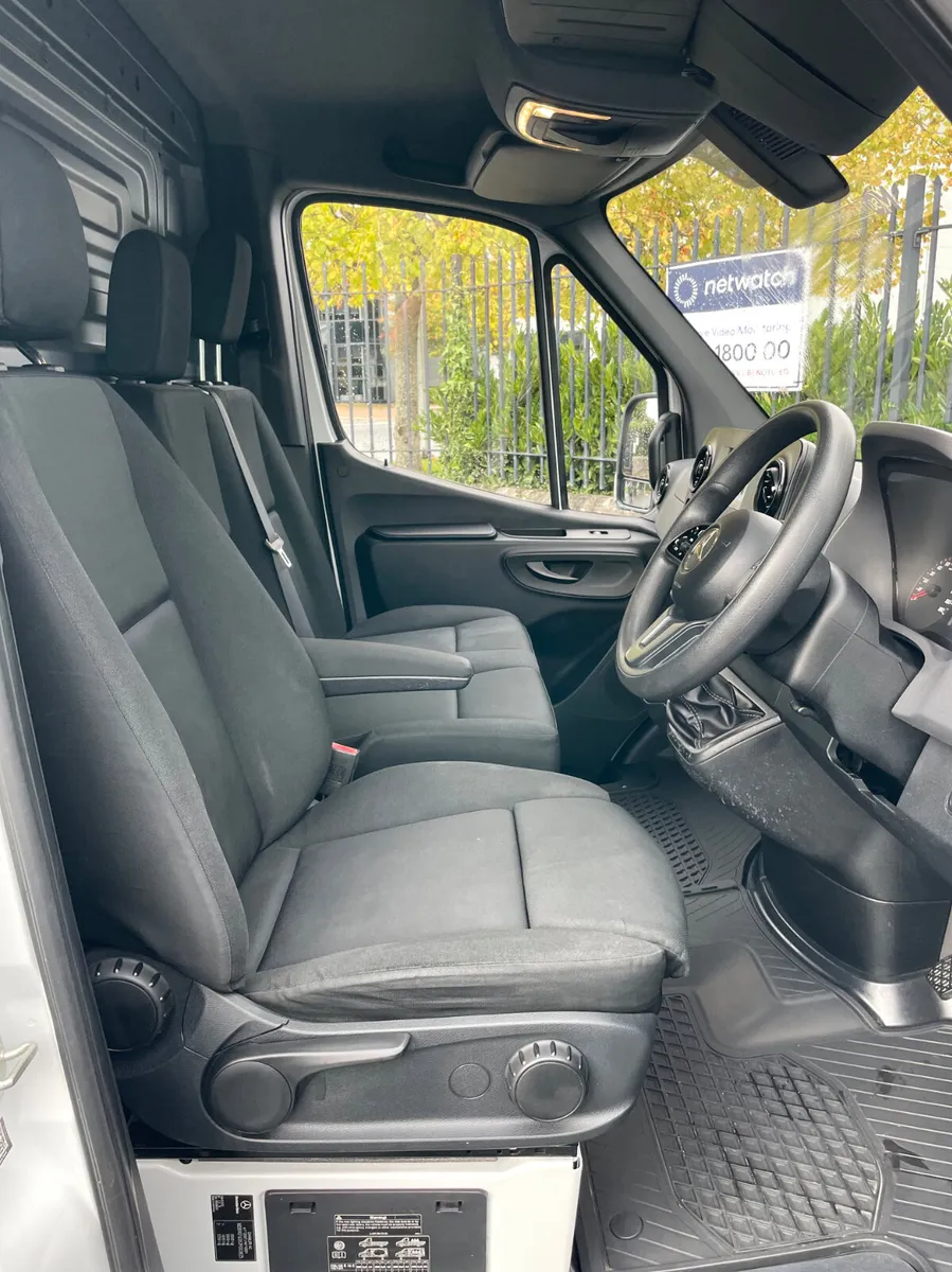 2023 Sprinter 315/43 LWB Rev Cam & 360 Park Pack - Image 4
