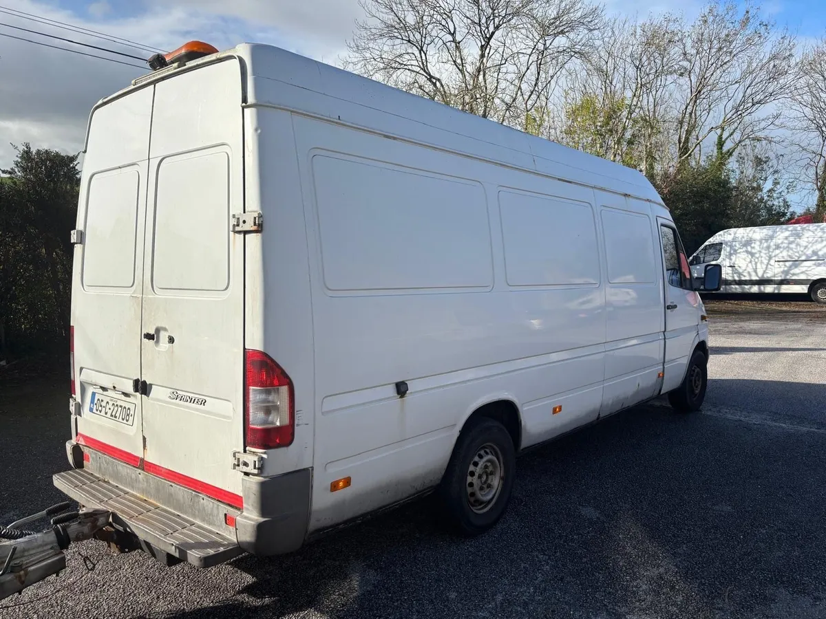 Mercedes-Benz Sprinter 2005 - Image 2