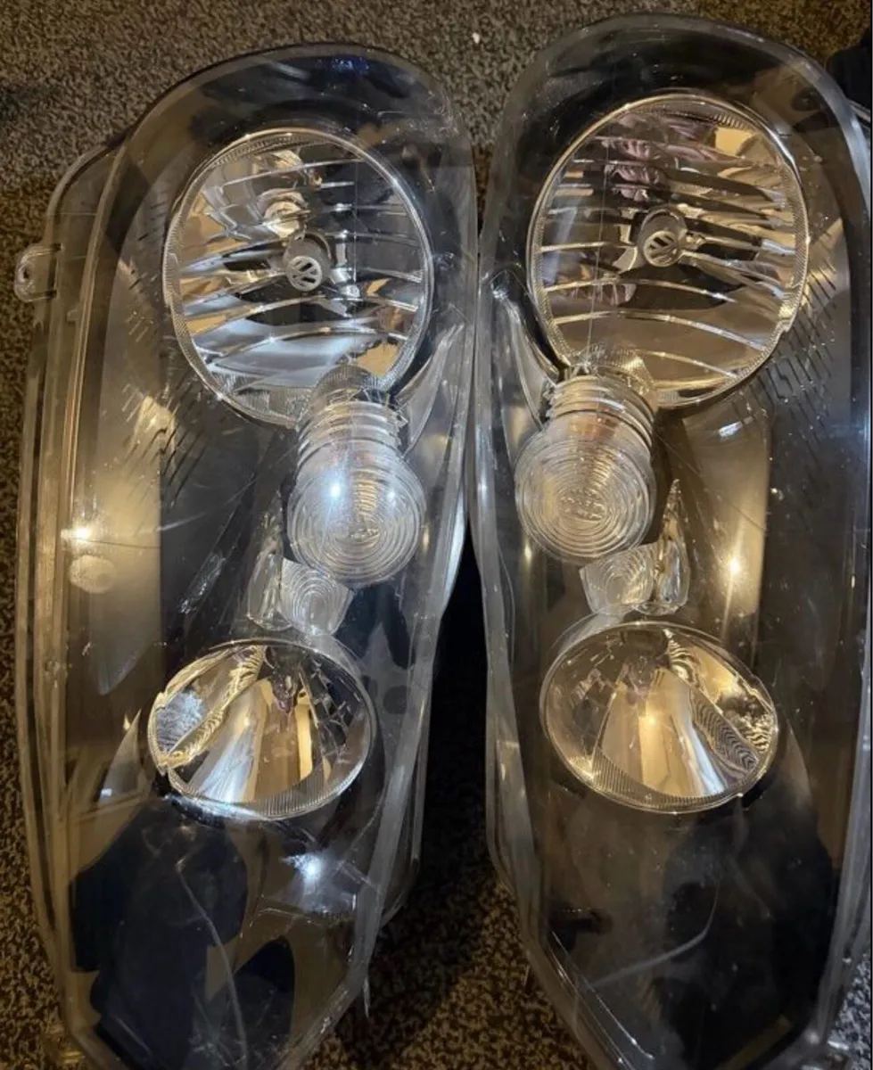 Volkswagen Golf Headlights - Image 1