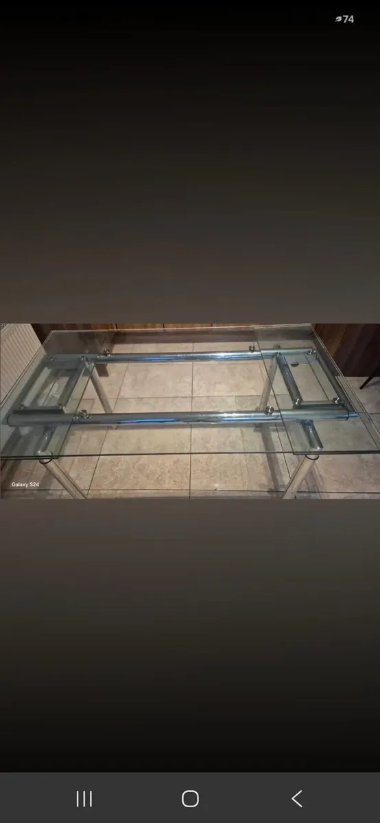 Kitchen table - Image 1