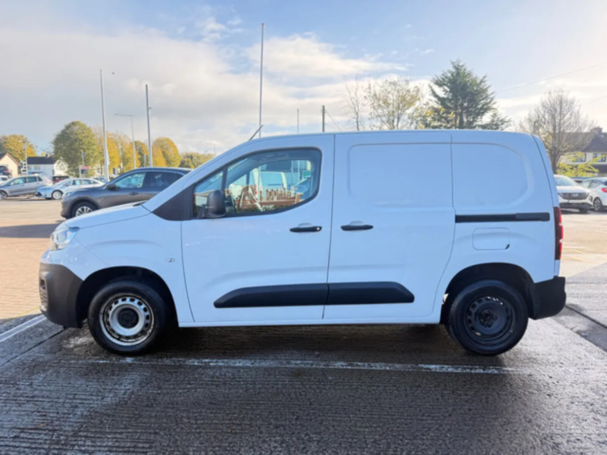 Fiat Doblo SWB 1.5 100HP 650KG 4DR - Image 4