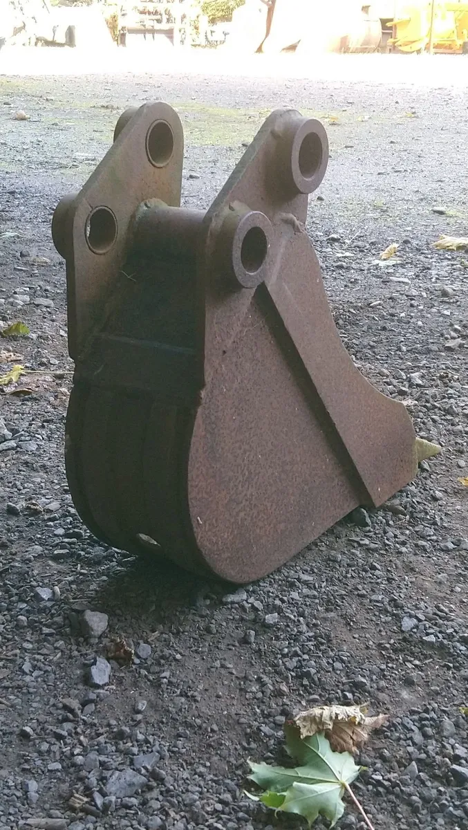 6 INCH MINI DIGGER BUCKET - Image 2