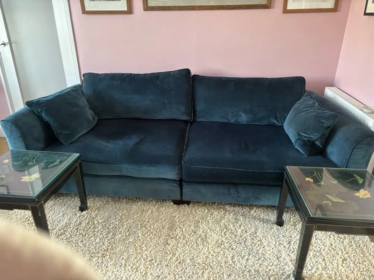 Beautiful large velvet sofa - Image 2