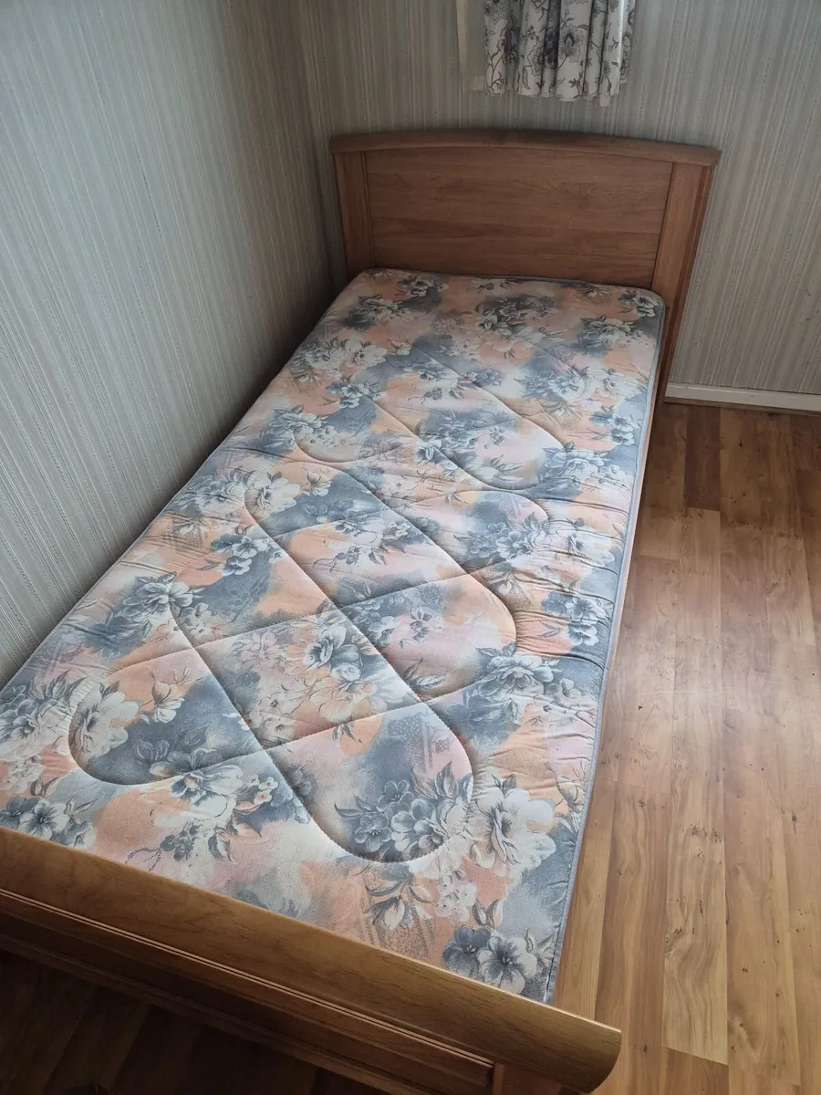 Beds - Image 2