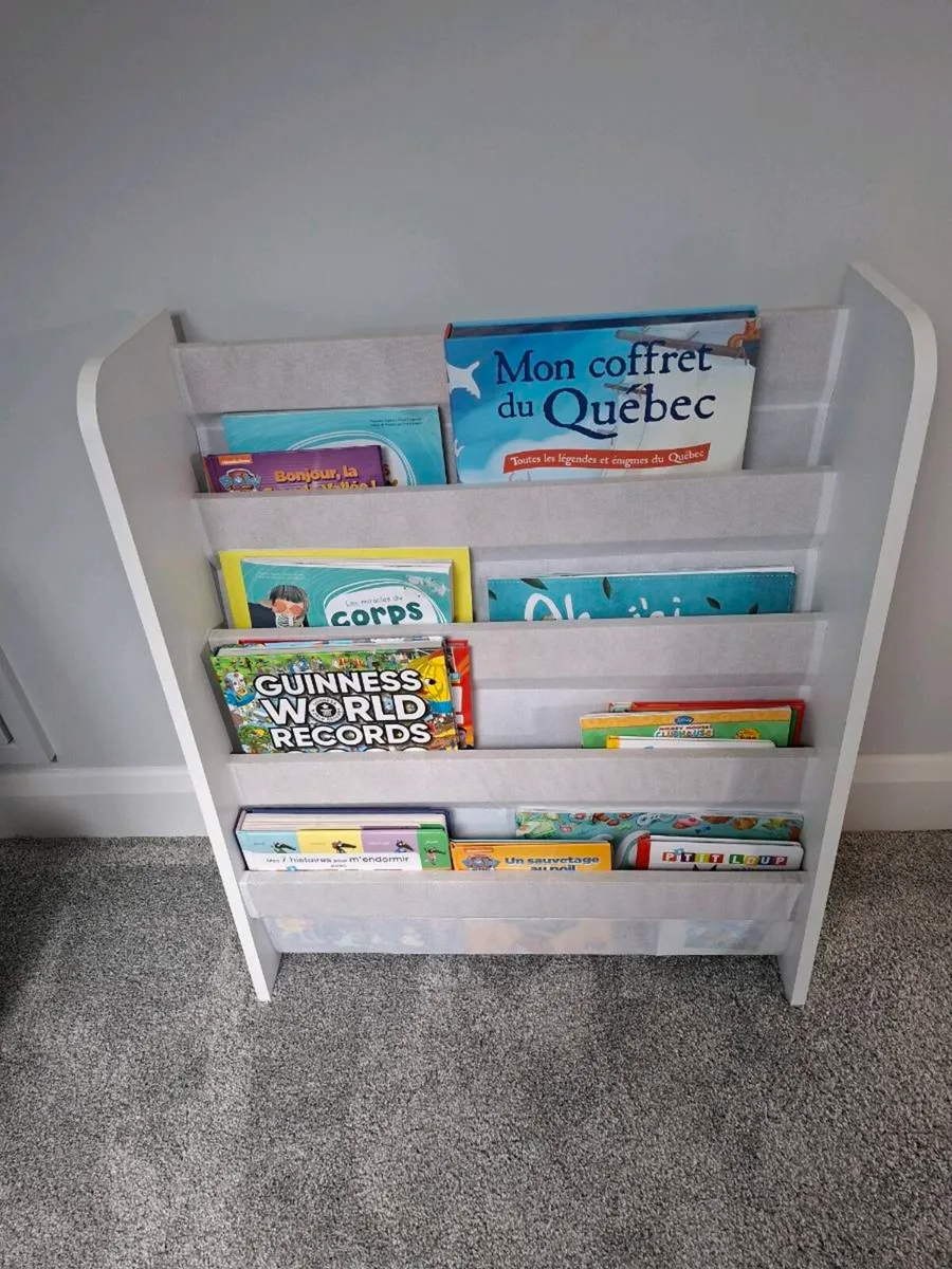 Kids bookcase