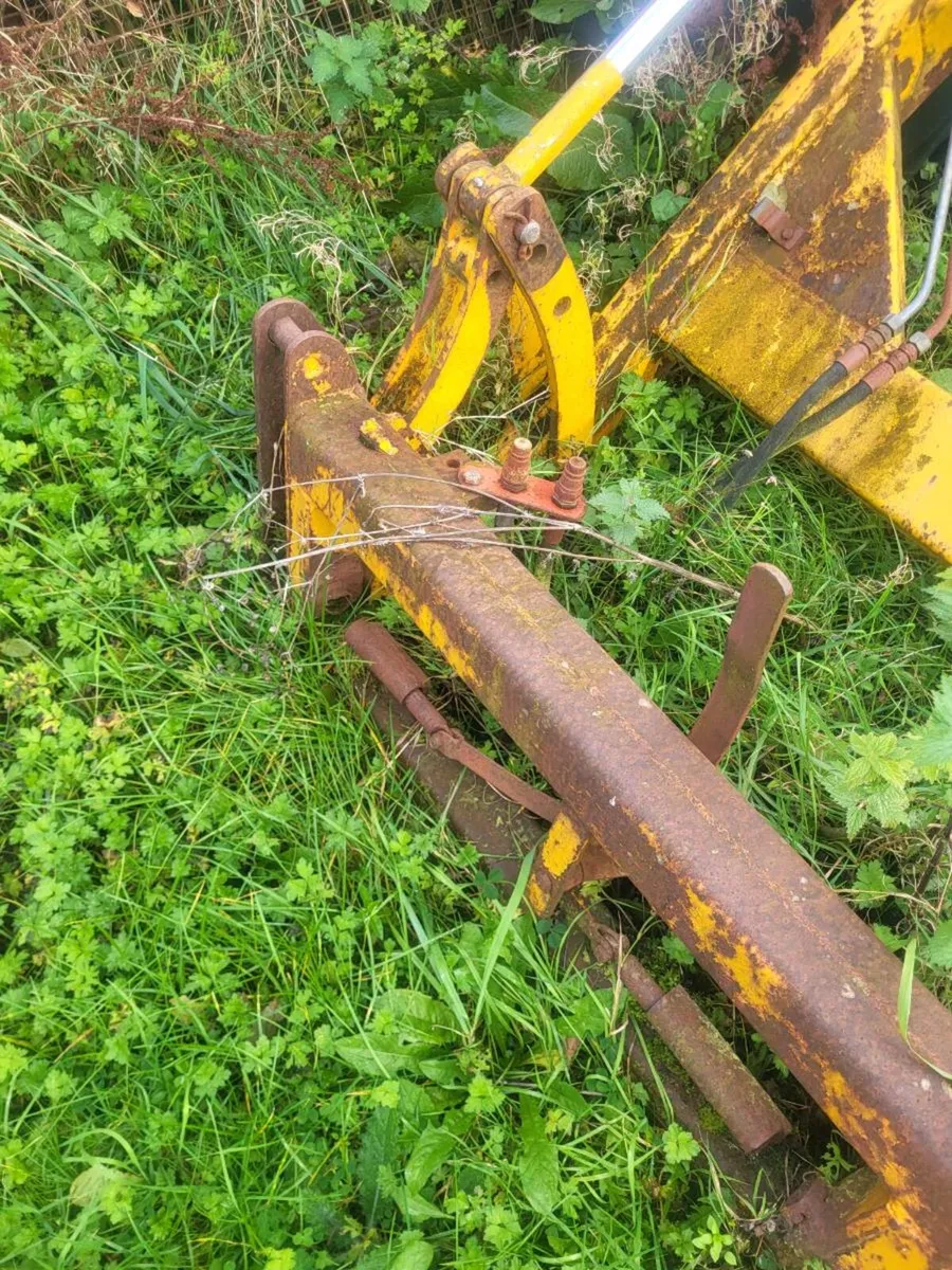 Front loader - Image 4