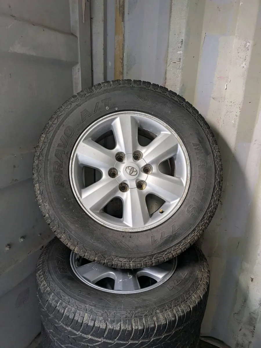 Toyota hilux canopy,Roll Bar, Wheels - Image 3