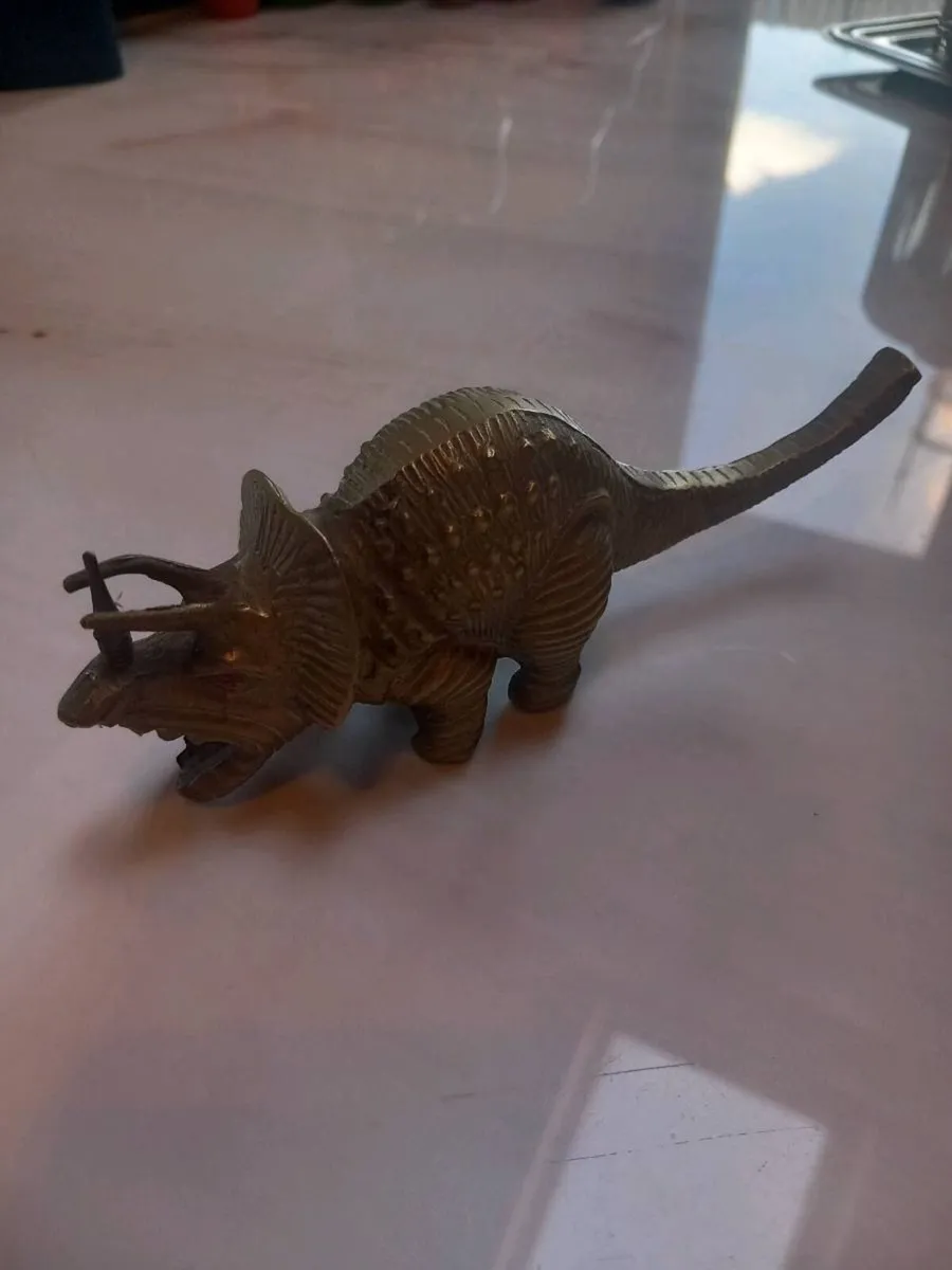 Vintage rare brass dinosaur, D18 post 8e - Image 1