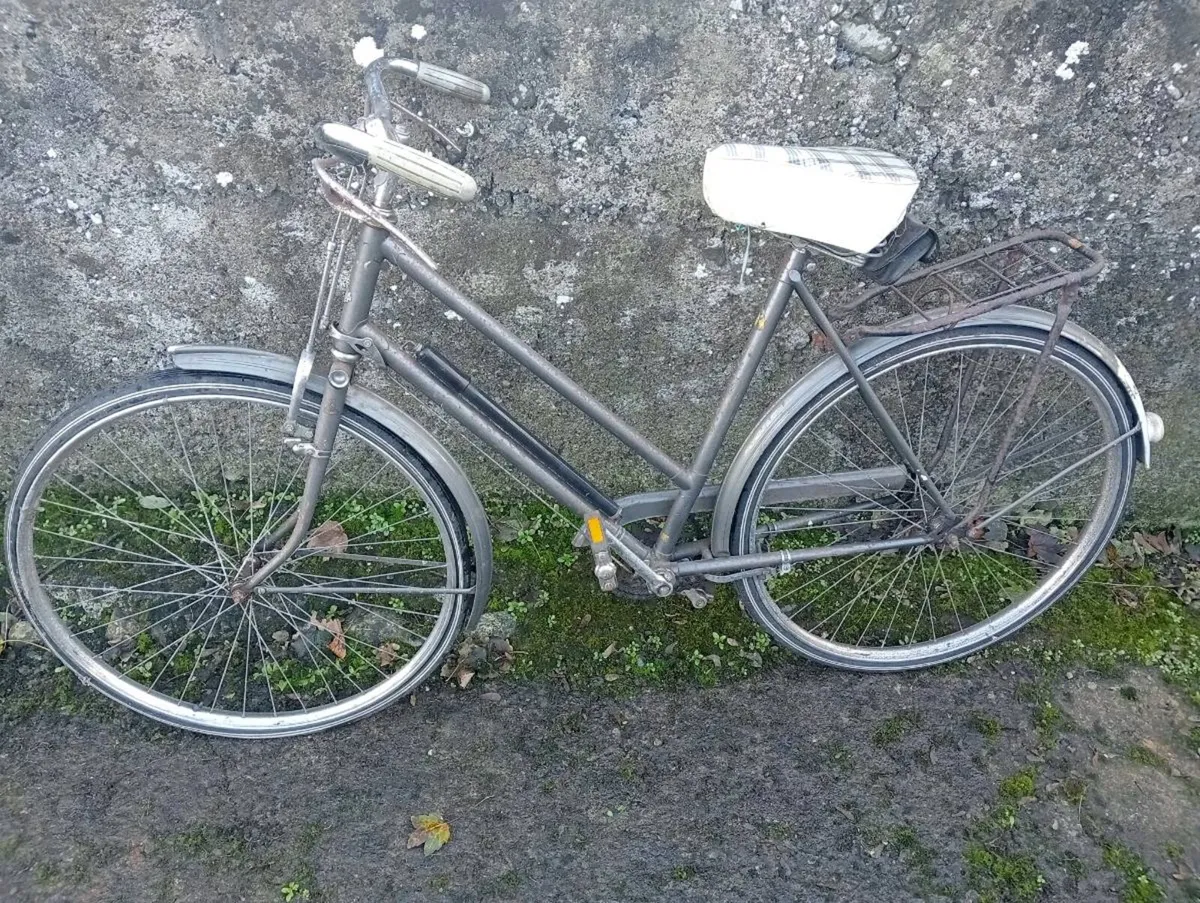 Vintage bicycle - Image 2