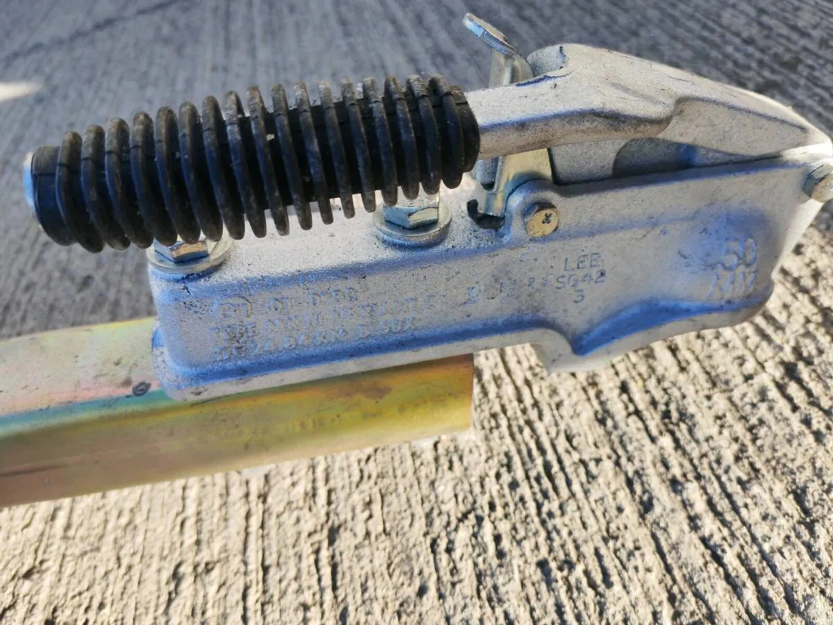 Factory towing frame - Image 3