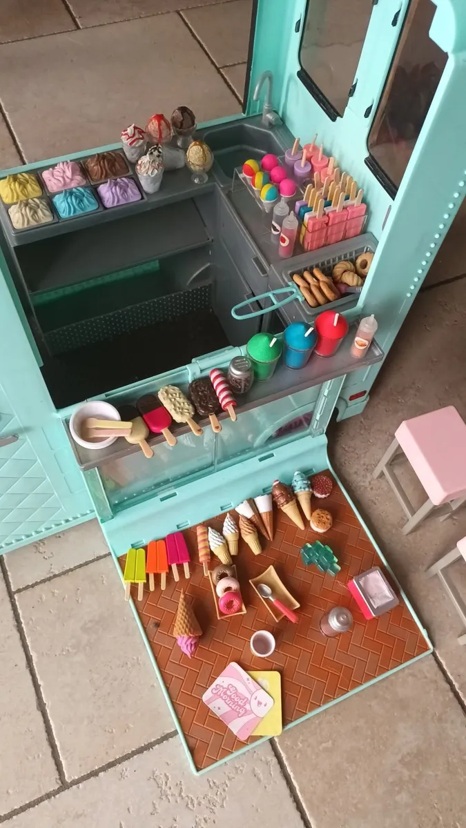 Our Generation Ice Cream Van - Image 1