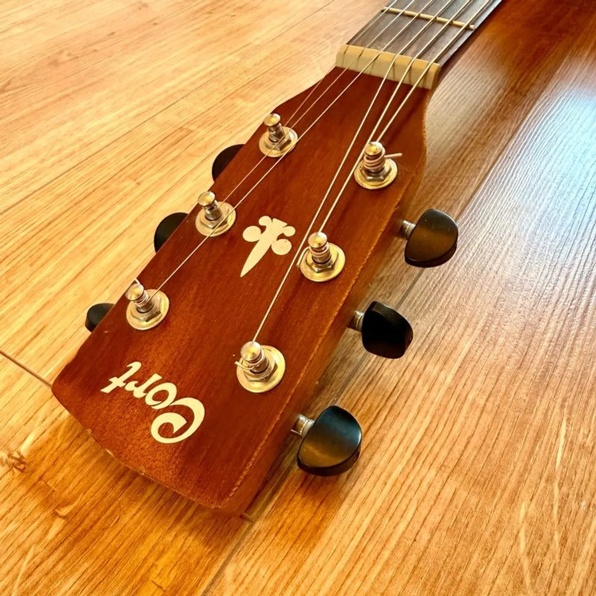 Acoustic guitar - Image 3