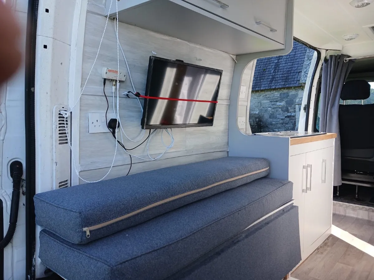 Camper van - Image 3
