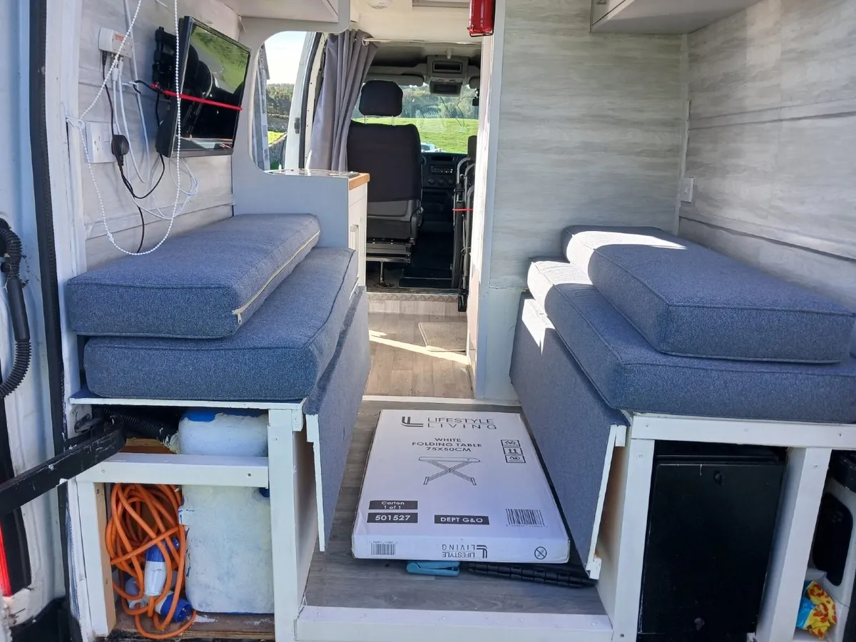 Camper van - Image 2