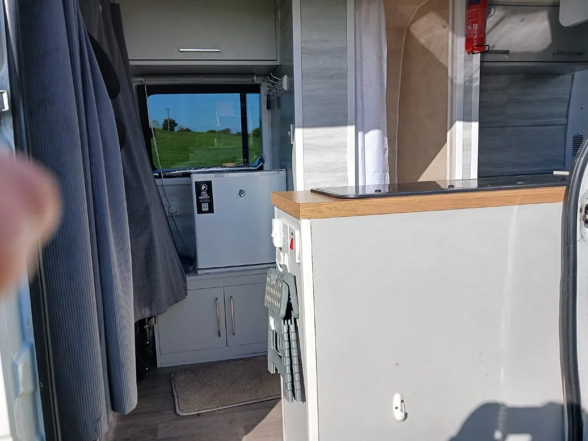 Camper van - Image 4