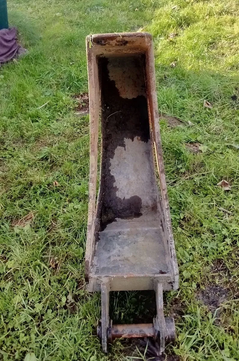 Mini Digger Bucket - Image 4