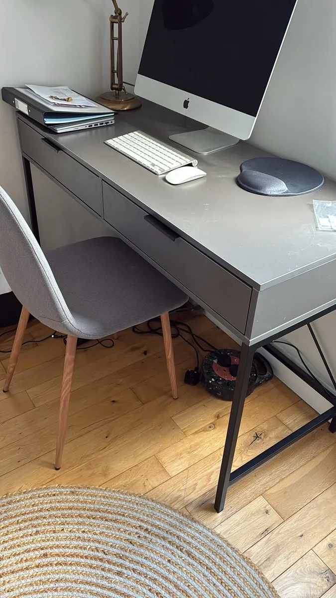 Desk - Image 1
