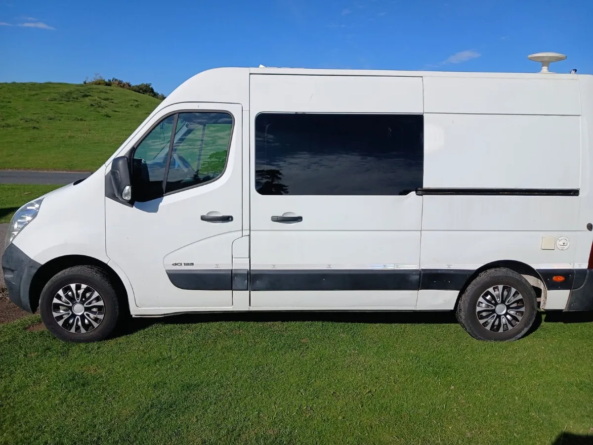 Camper van - Image 1