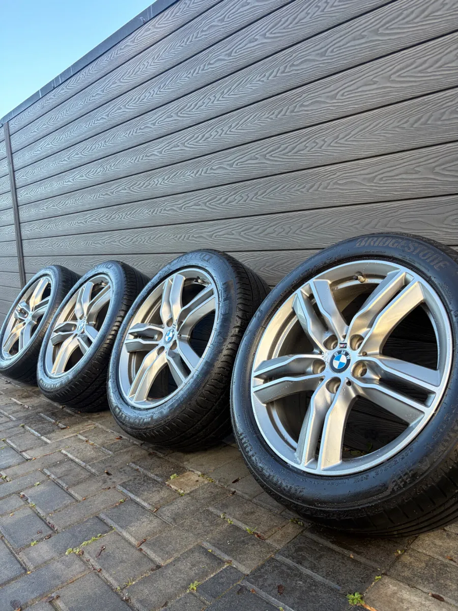 18” GENUINE BMW X1-X3 M-SPORT F48 ALLOYS & TYRES - Image 1