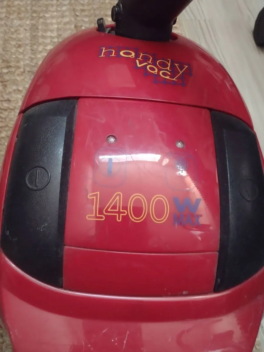 Small dirt devil vacuum cleaner 1400w - Image 2