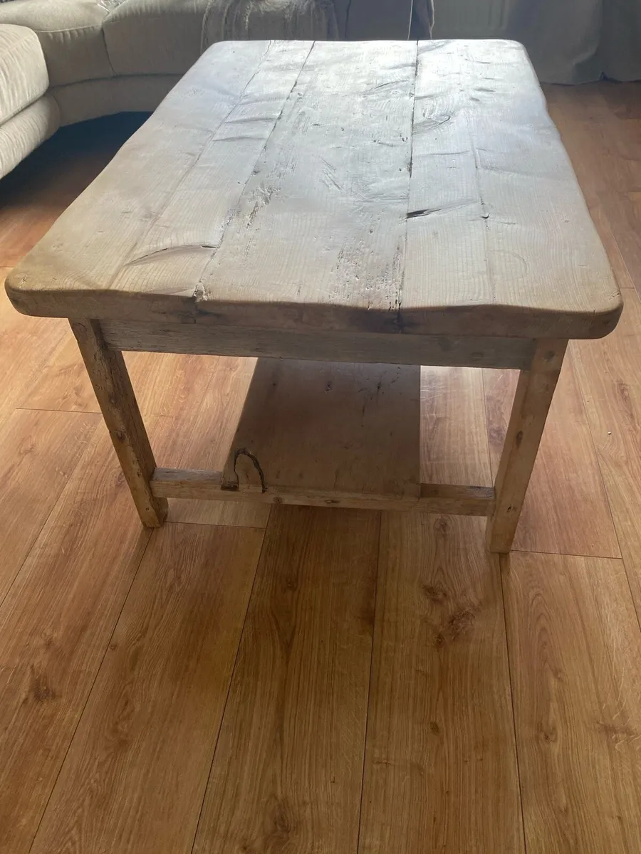 Old pine coffee table - Image 3