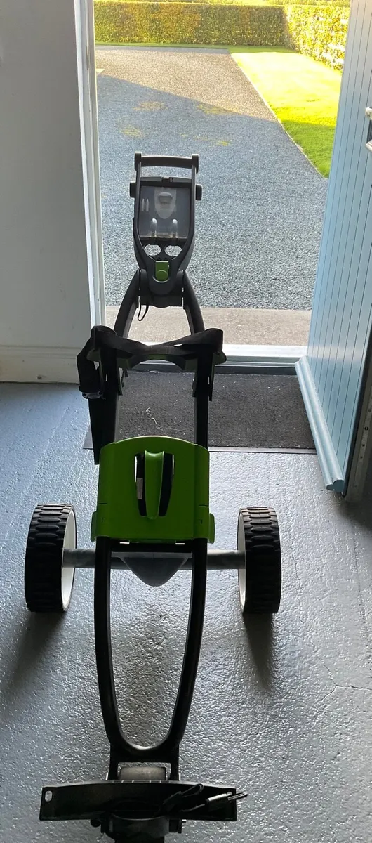 Battery powered electric golf trolley. - Image 3
