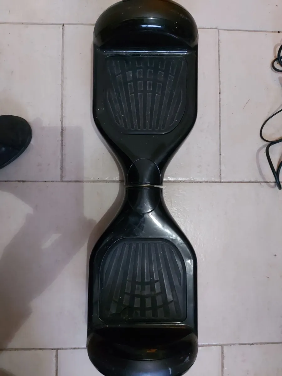 2 Hoverboards, no chargers Bluetooth Segway /Razor - Image 2