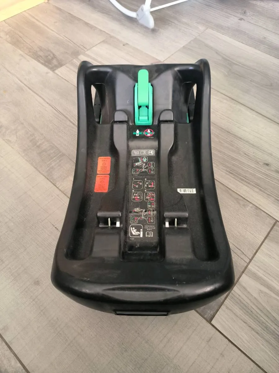 Joie i-Base 2 i-Size car seat base - Image 1