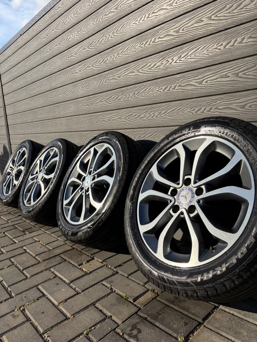 17” GENUINE MERCEDES C,E CLASS ALLOY WHEELS &TYRES - Image 1