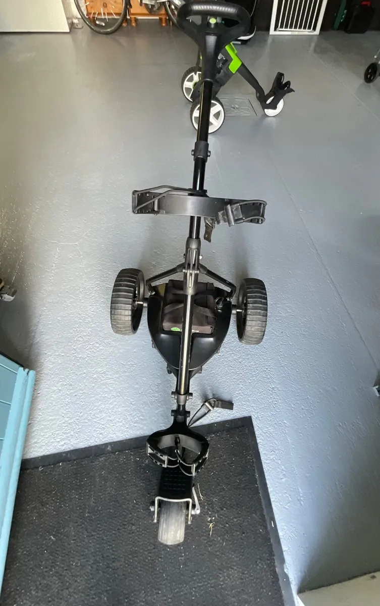 Battery powered golf trolley - Image 3