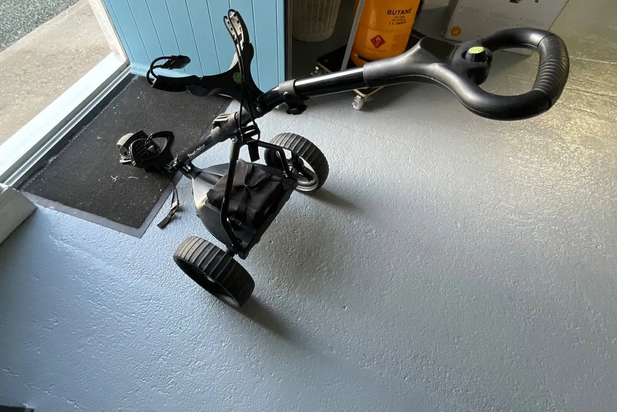 Battery powered golf trolley - Image 4