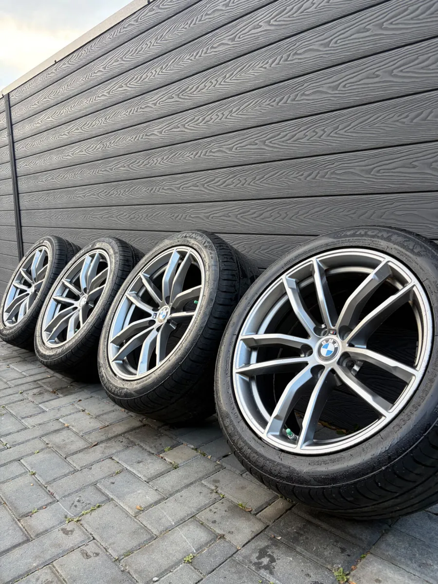 18” GENUINE BMW 3,5 SERIES ALLOY WHEELS & TYRES - Image 1