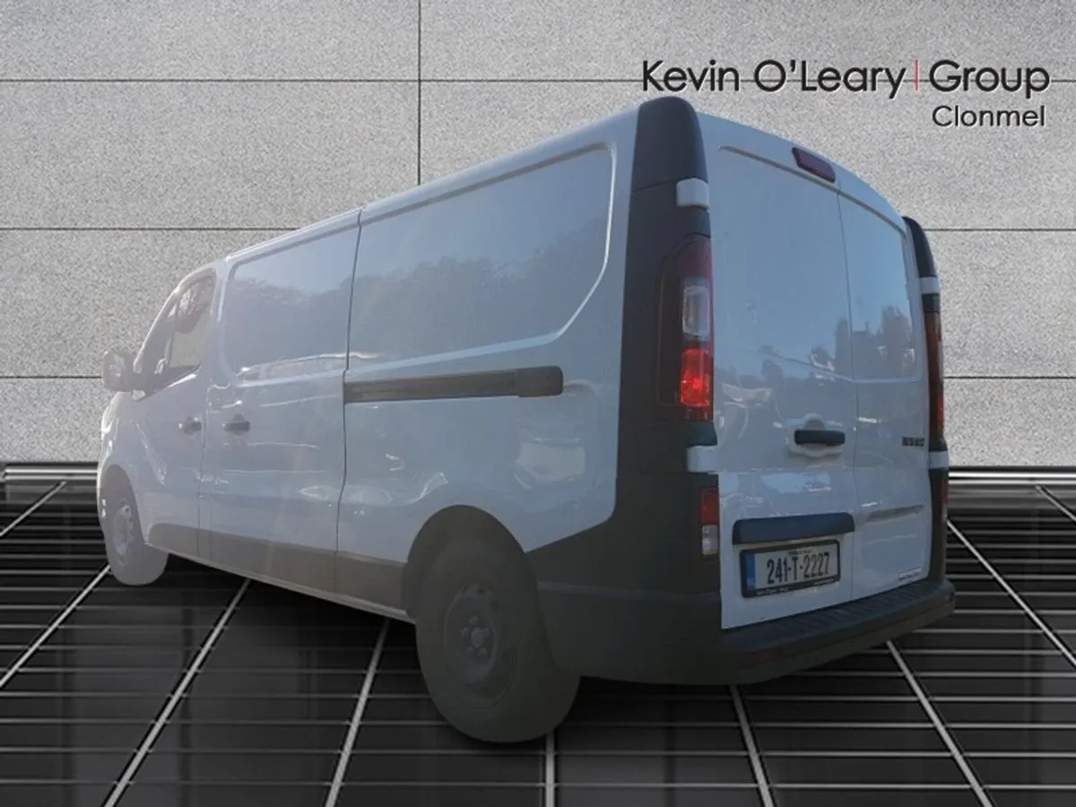Renault Trafic TRAFIC LL30 BUSINESS BLUE DCI 130 - Image 3