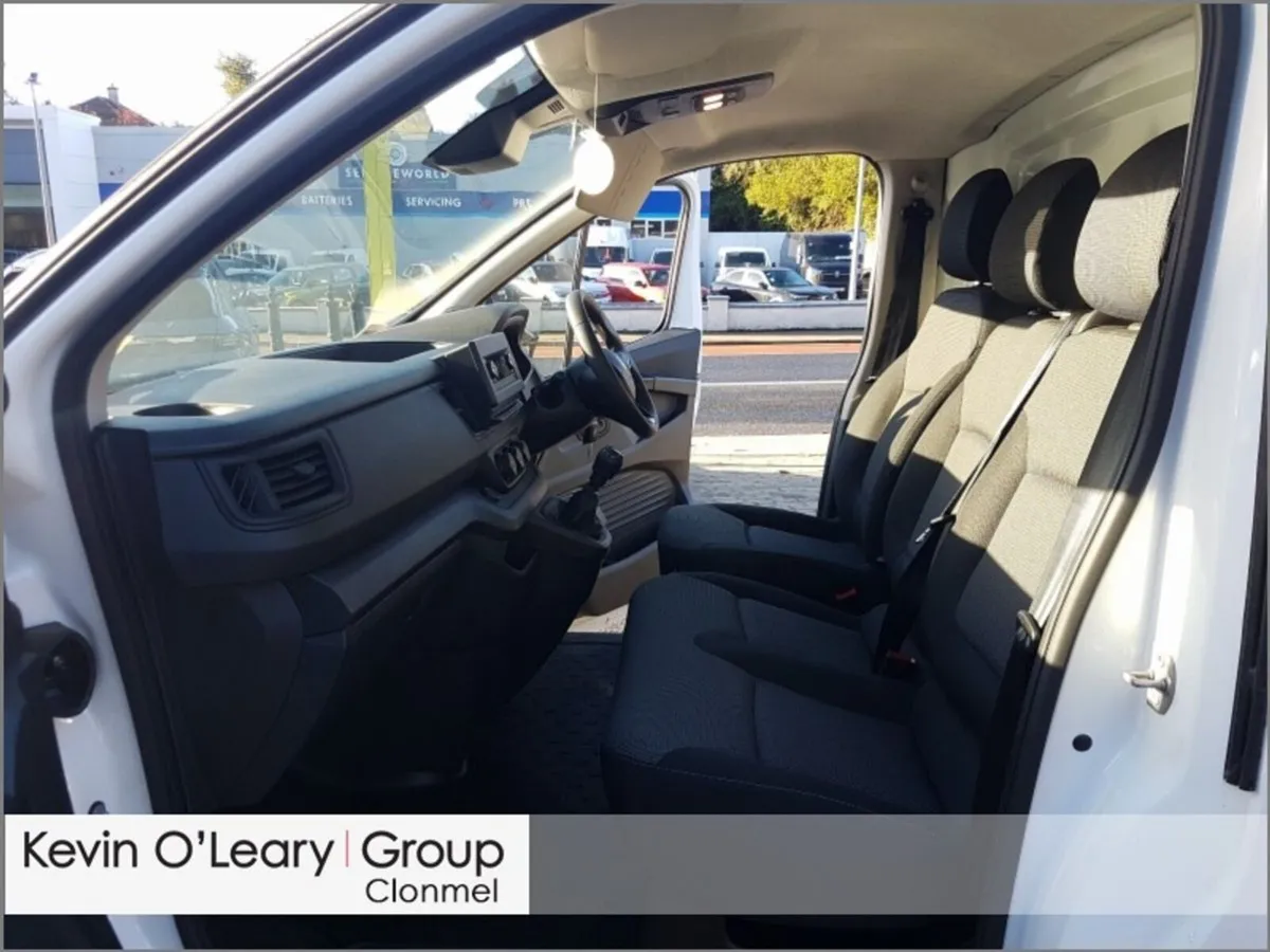 Renault Trafic TRAFIC LL30 BUSINESS BLUE DCI 130 - Image 4