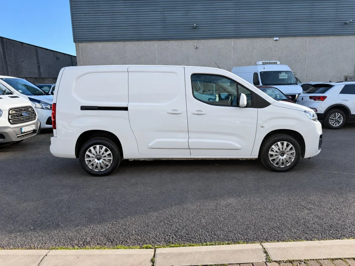 232 Citroen Berlingo LWB High Spec - Image 3