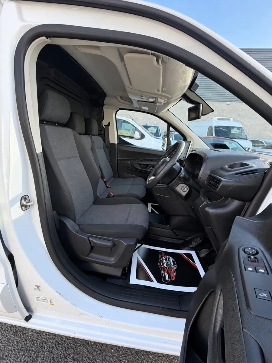 232 Citroen Berlingo LWB High Spec - Image 4