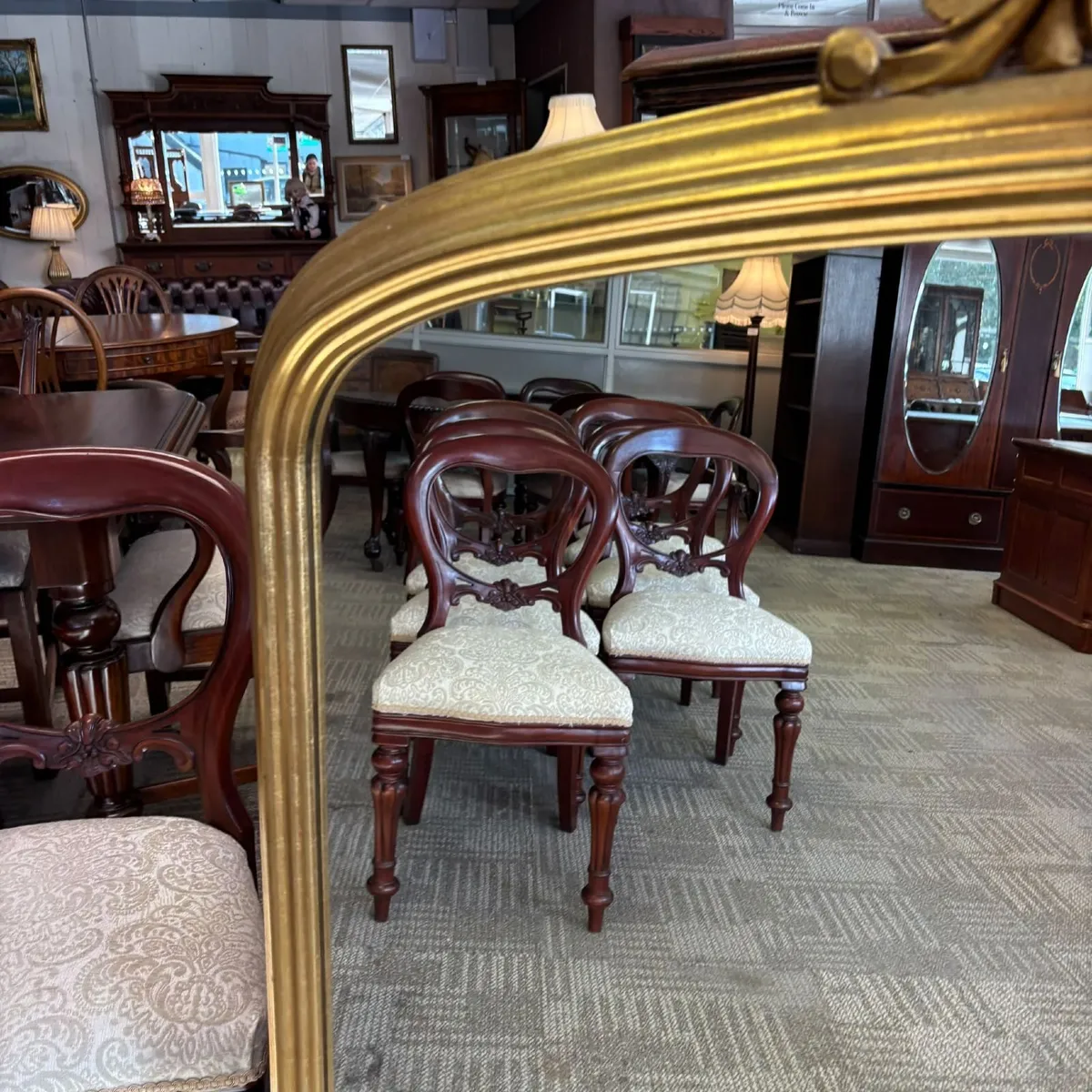 A beautiful traditional-style overmantel mirror fe - Image 3