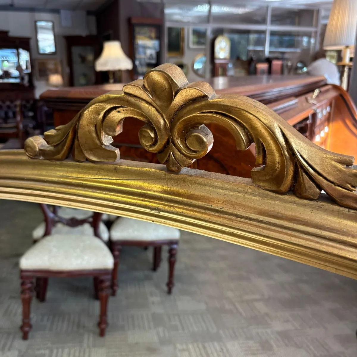 A beautiful traditional-style overmantel mirror fe - Image 2