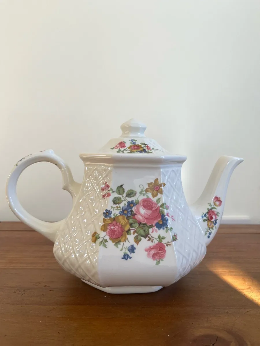 1970s Vintage Sadler teapot - mint condition - Image 2