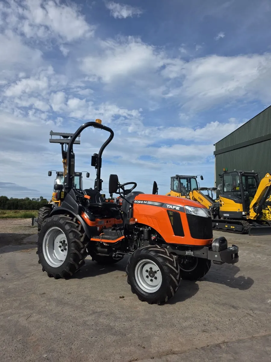 Tafe 6028M Tractor - Image 2