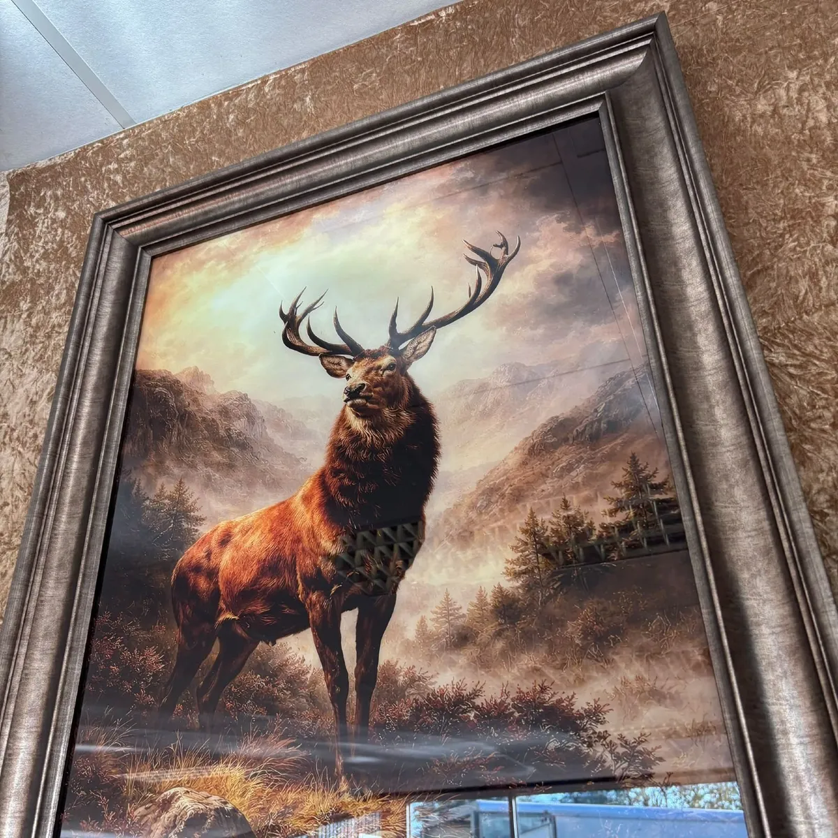 A magnificent large framed wildlife picture depict - Image 1