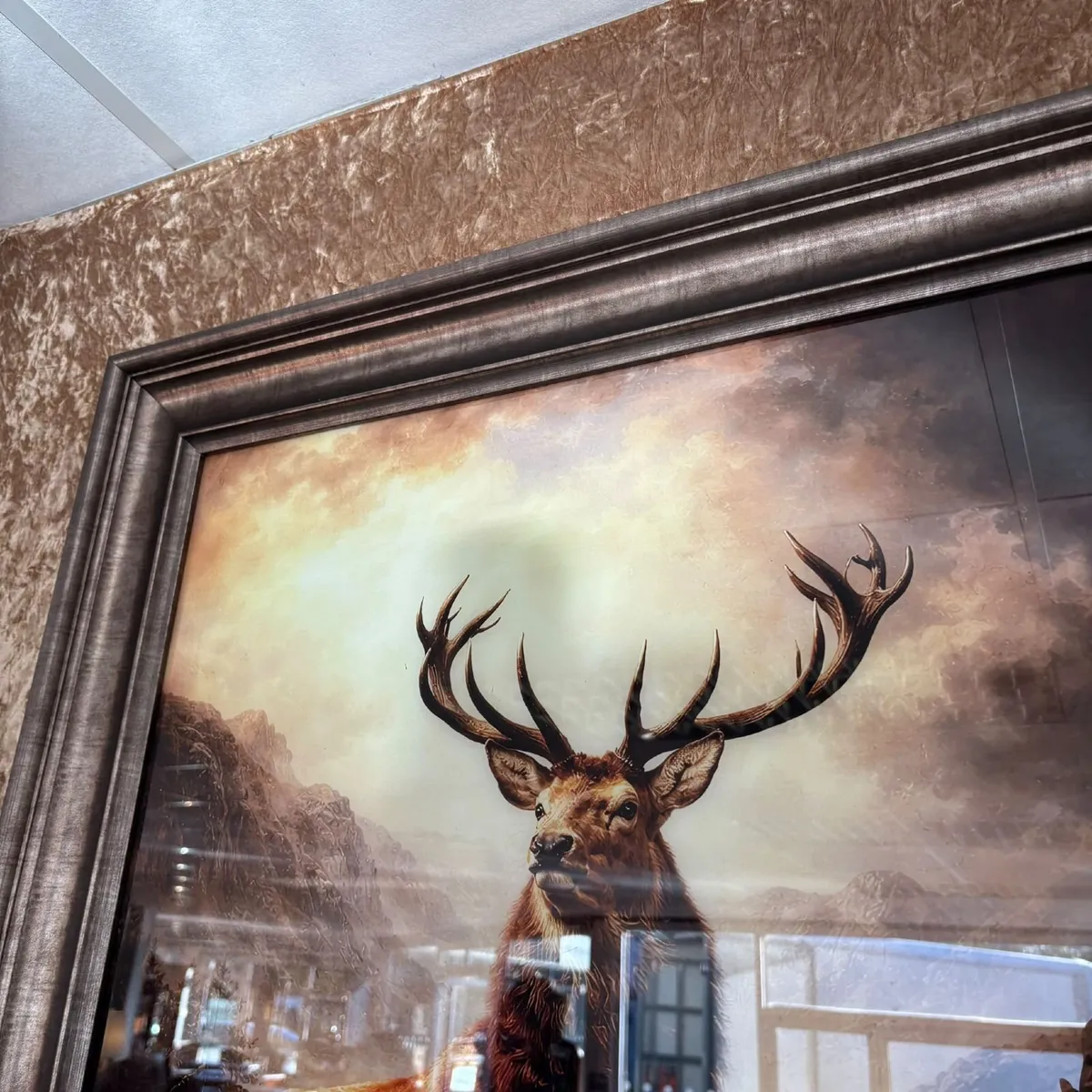 A magnificent large framed wildlife picture depict - Image 2